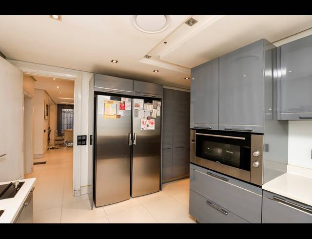 4 BEDROOM TOWNHOUSE FOR SALE IN ESSENWOOD